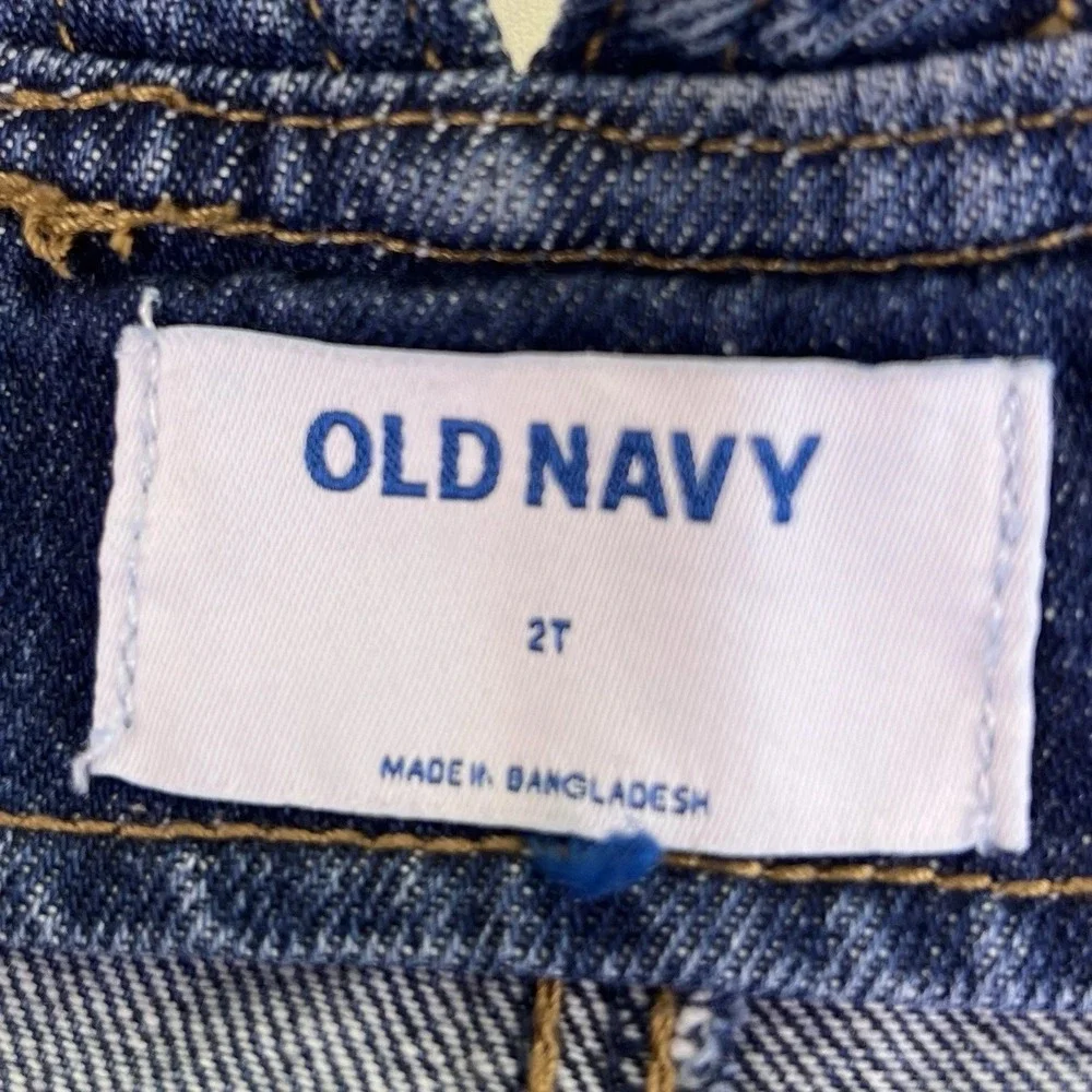 Old Navy size shoulder 100%